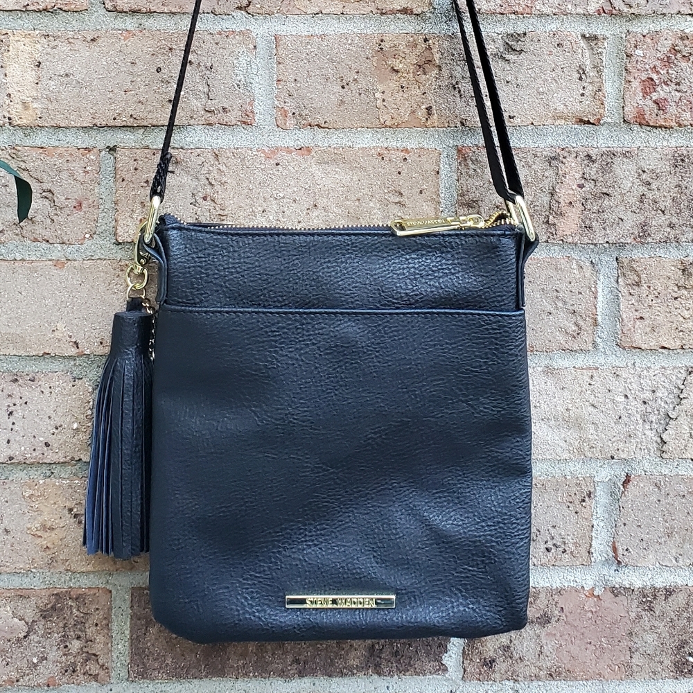 Elegant Black Leather Crossbody Bag
